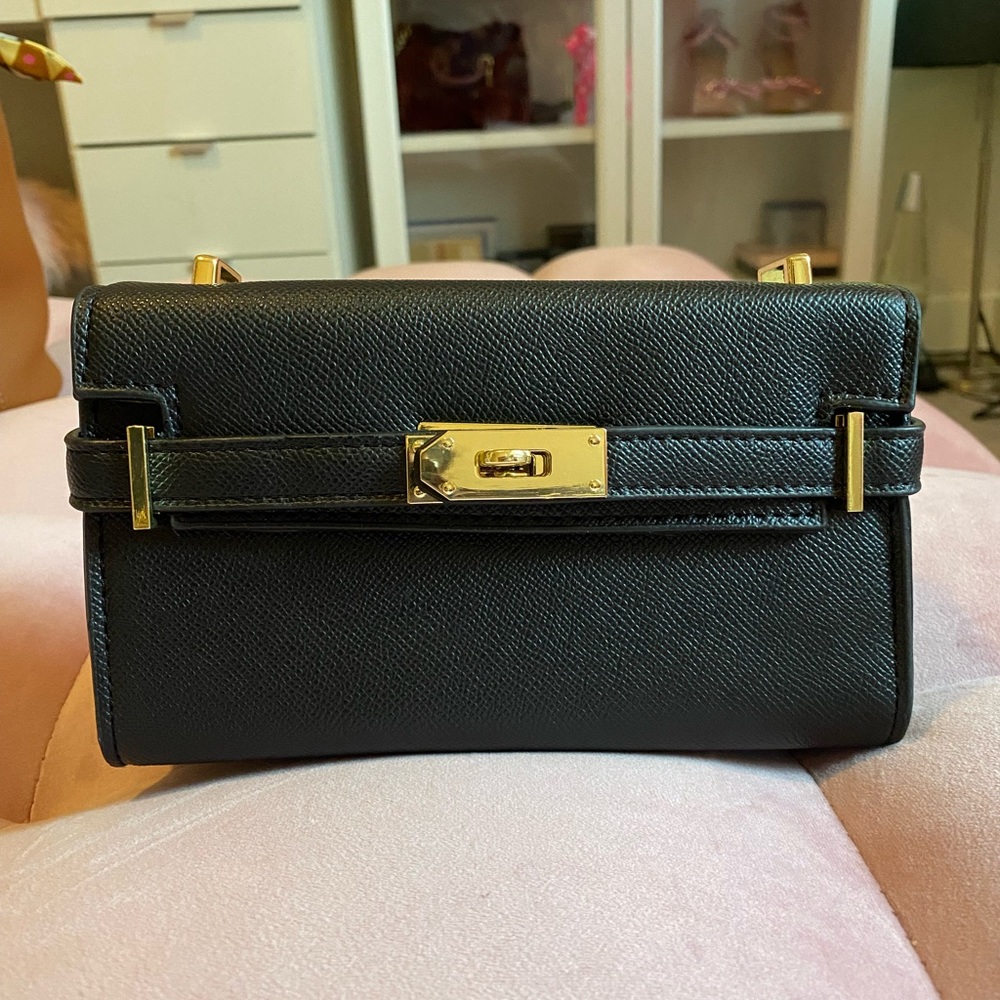 Mini crossbody in black